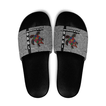 Indigenous Regions of Panama Guna de Madungandí Slide Sandals with Colorful Turtle and Black White Geometric Pattern TS04