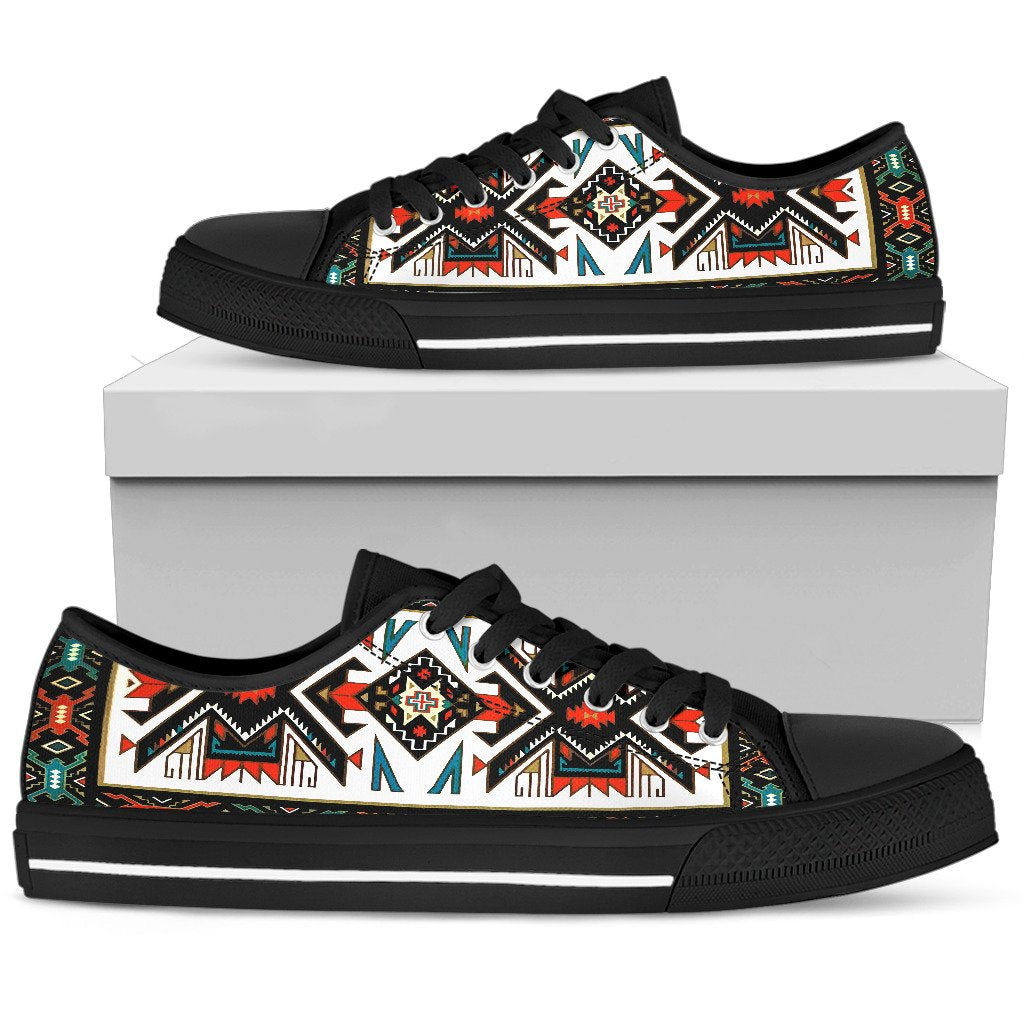 Tribal Pattern Colorful Native American Design Women's Low Top Canvas Shoes LT10
