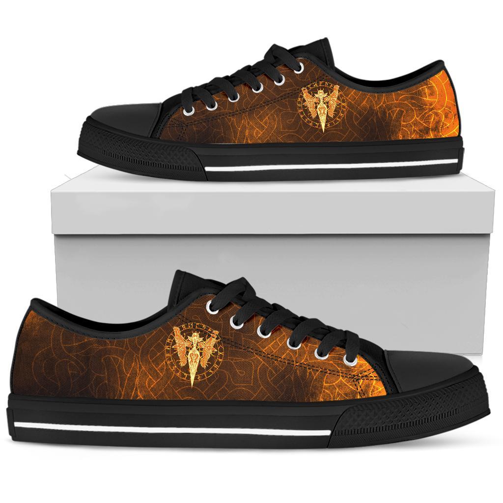 Viking Low Top Shoes Gold Spear Of The God Odin Gungnir and Two Gold Ravens RLT12