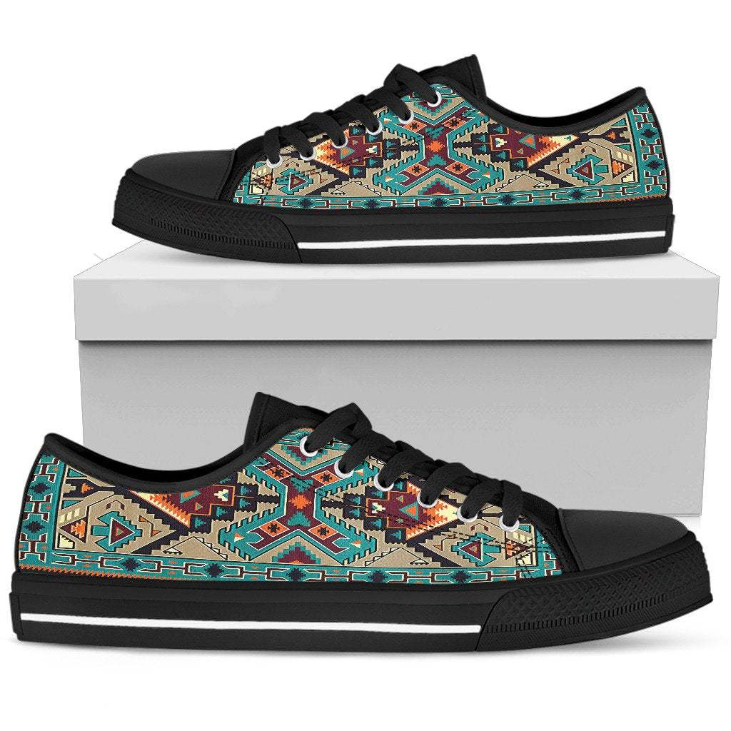 Blue Tribal Pattern Native American Design Men's Low Top Canvas Shoe LT10