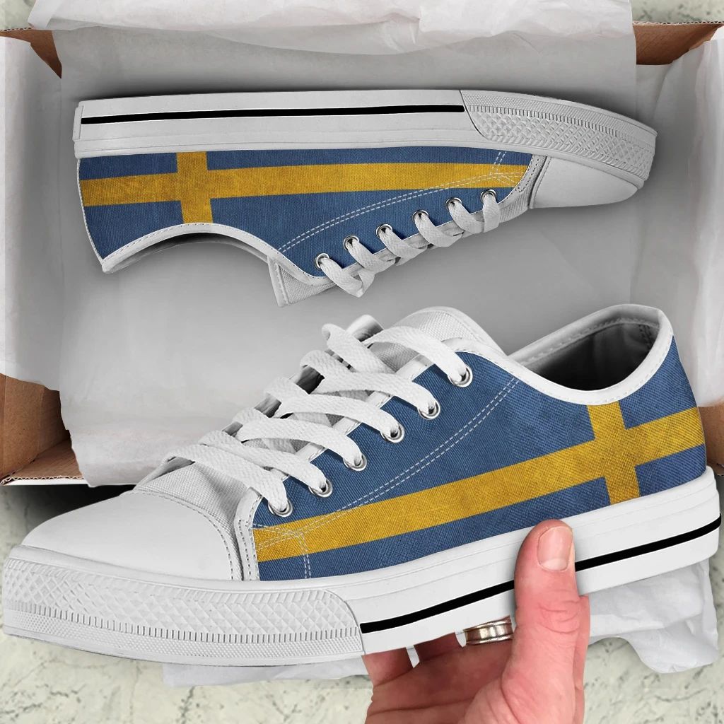 Sweden Grunge Flag Low Top Shoes RLT7