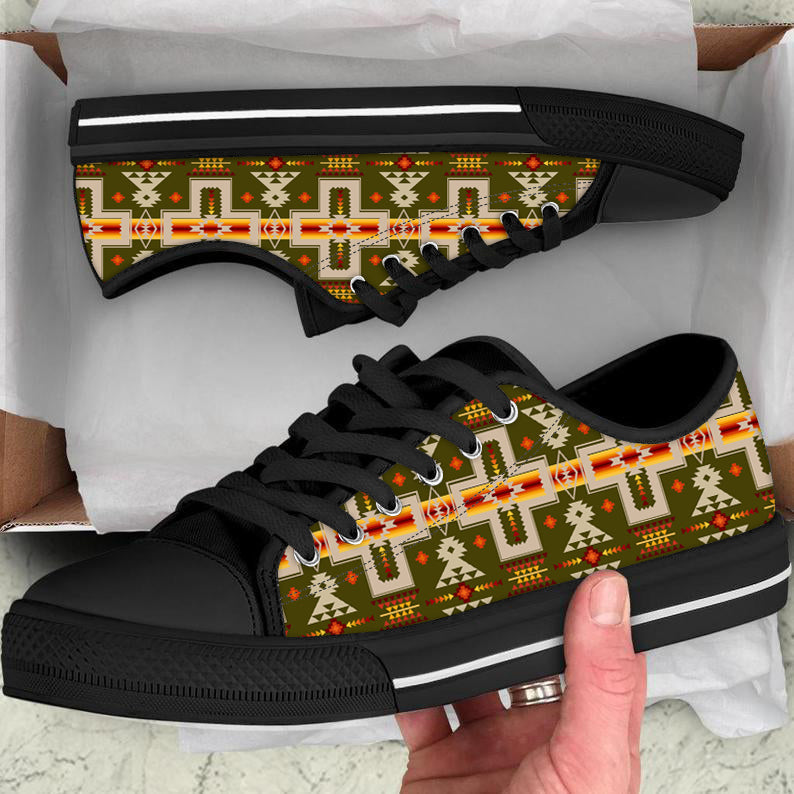 Green Tribe Design Native American Low Top Canvas Shoes LT10