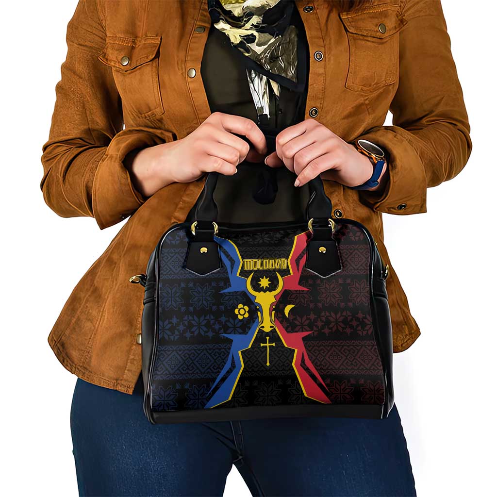 Moldova Shoulder Handbag The Aurochs Symbol With Patterns DT05
