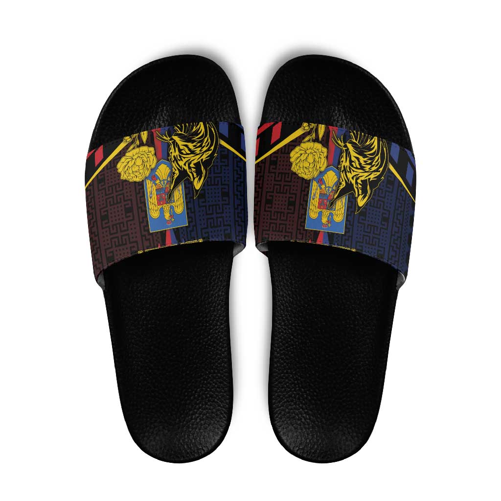 Romania Slide Sandals The Eurasian Lynx With The Peony DT05