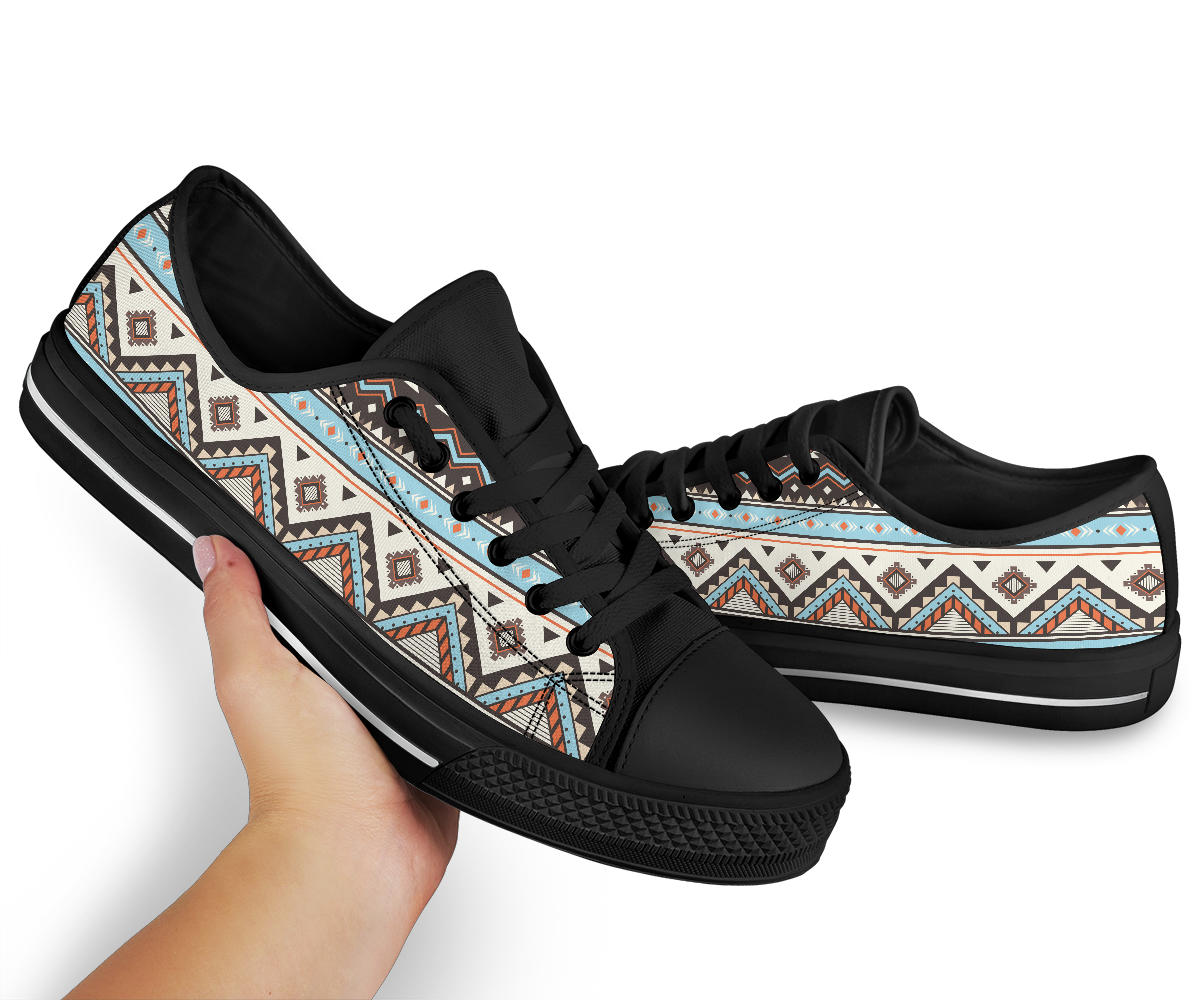 Tribal Striped Seamless Pattern Low Top Canvas Shoes LT10