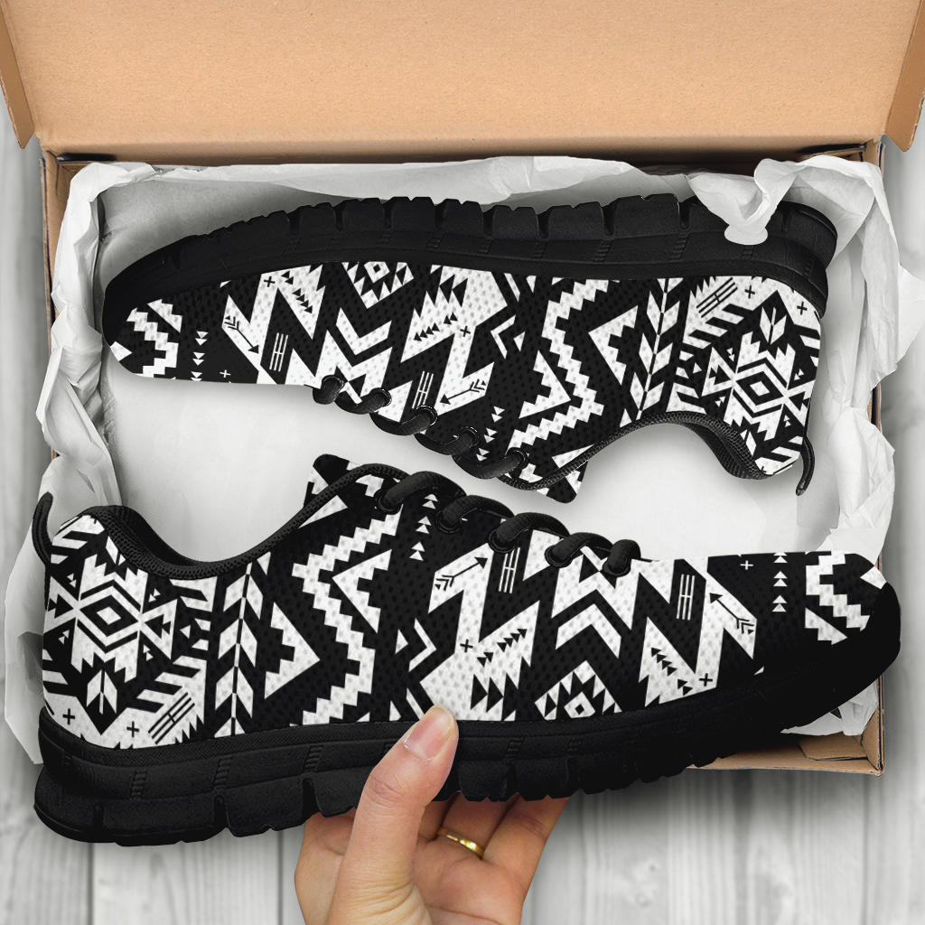 Black Pattern Native American Sneaker LT10