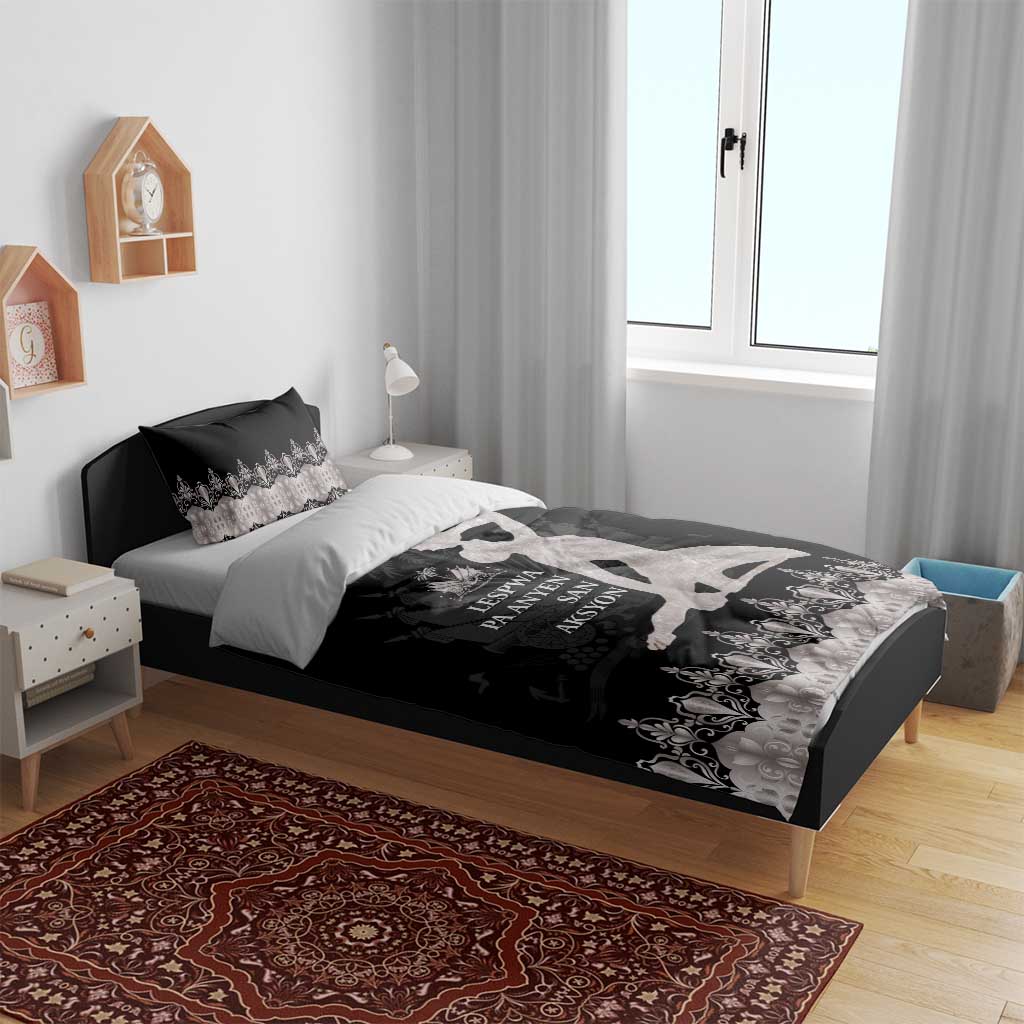 Haiti Neg Marron Bedding Set Hope is Nothing Without Action - Silver LT01