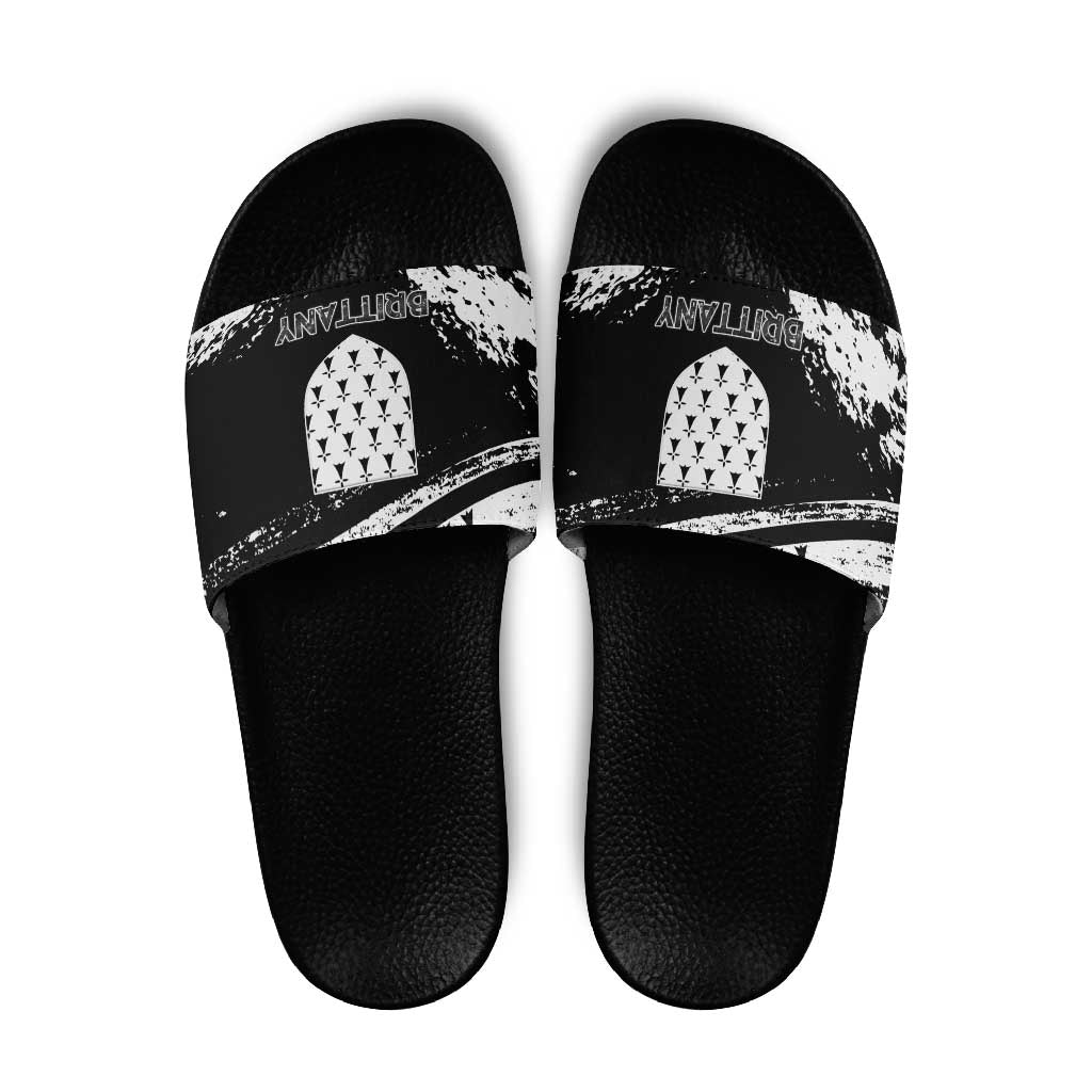 Brittany Slide Sandals Coat Of Arms With Triskelion - Grunge Style LT15