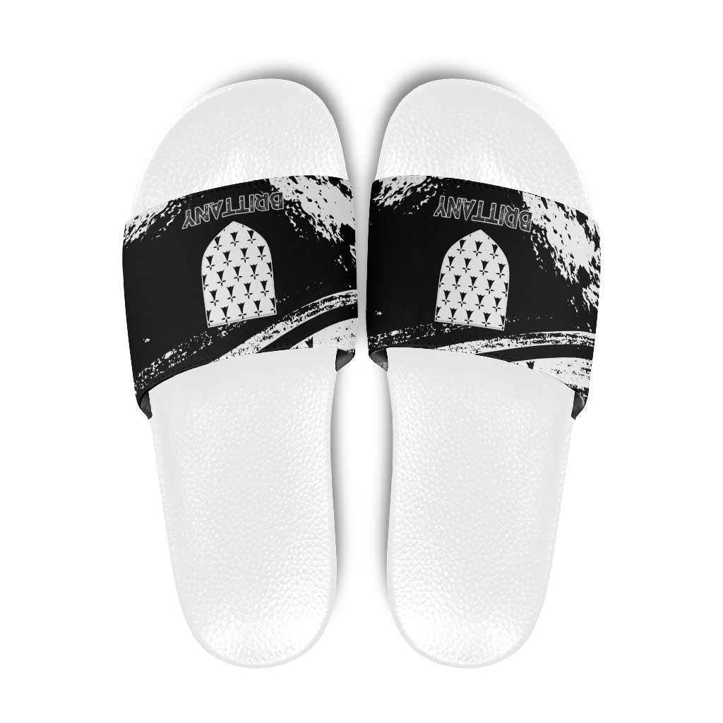 Brittany Slide Sandals Coat Of Arms With Triskelion - Grunge Style LT15