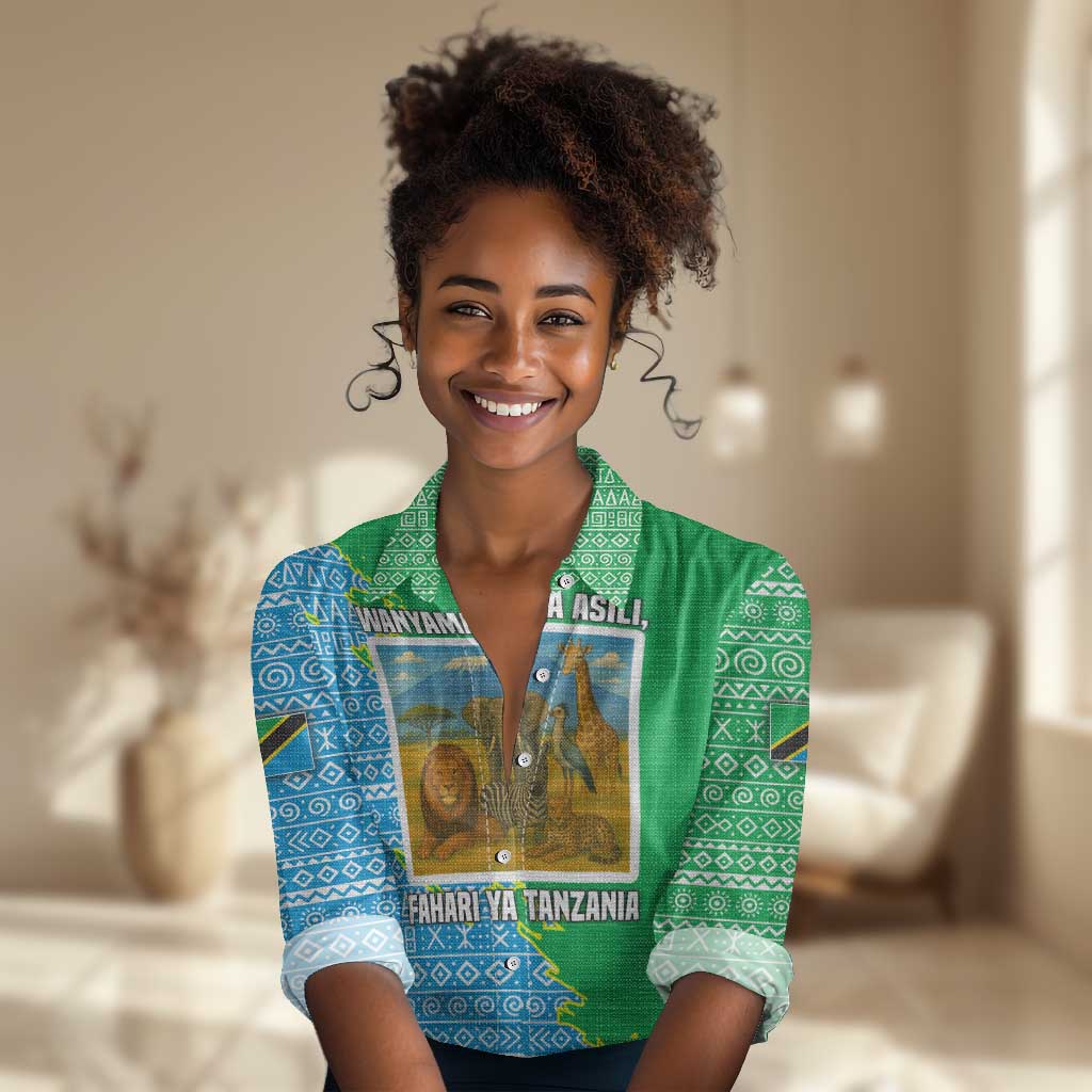 Tanzania Wildlife Women Casual Shirt - Tribal Print and Mount Kilimanjaro Safari Scene TS04