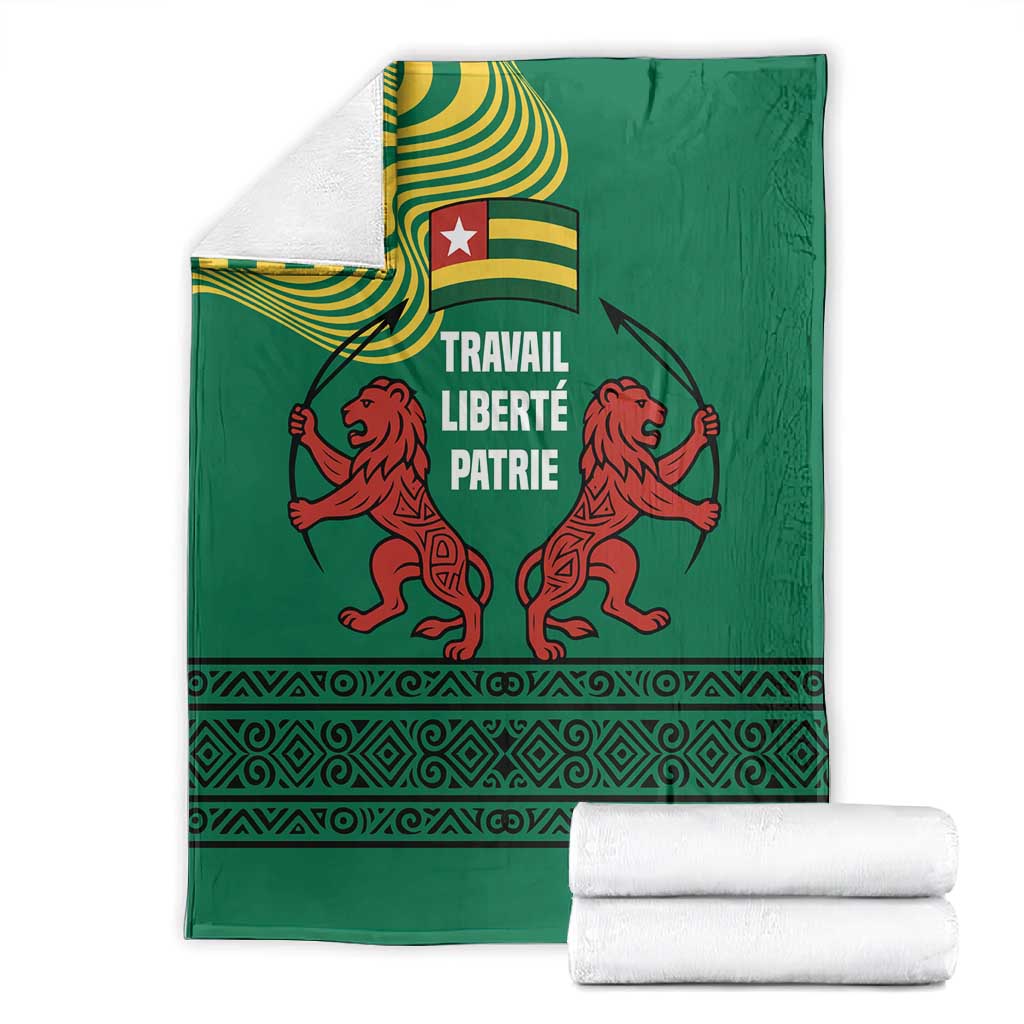 Togo Blanket - Red Twin Lions and Travail Liberté Patrie Slogan TS04