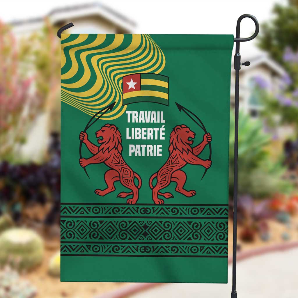 Togo Garden Flag - Red Twin Lions and Travail Liberté Patrie Slogan TS04