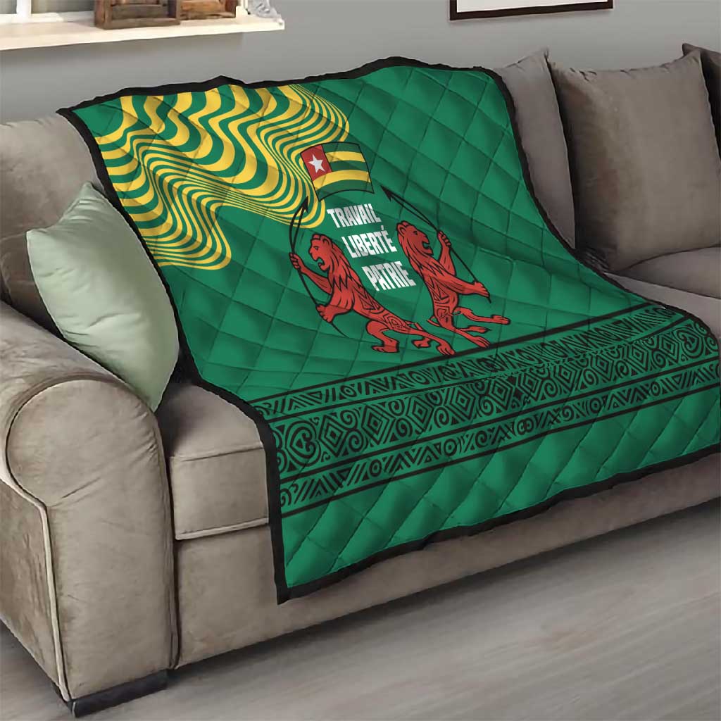 Togo Quilt - Red Twin Lions and Travail Liberté Patrie Slogan TS04