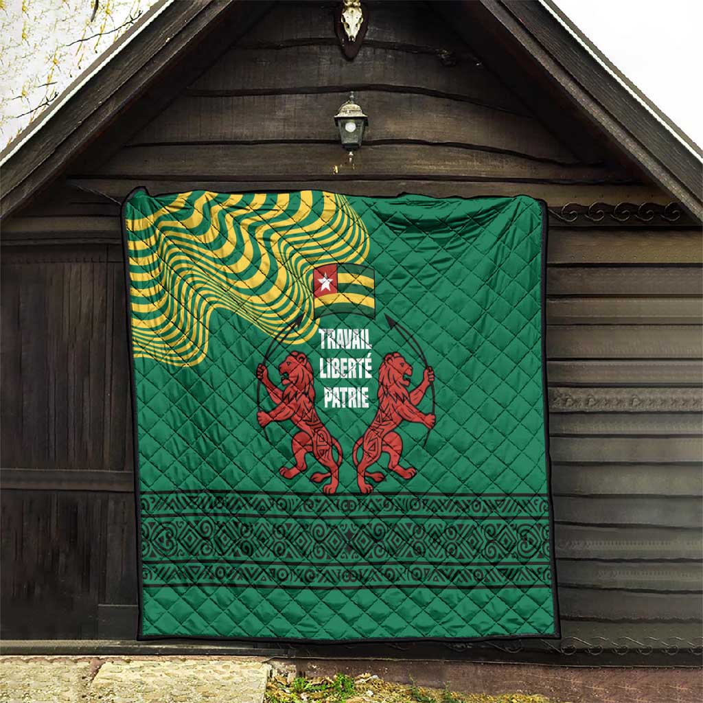 Togo Quilt - Red Twin Lions and Travail Liberté Patrie Slogan TS04