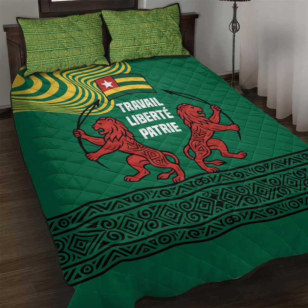 Togo Quilt Bed Set - Red Twin Lions and Travail Liberté Patrie Slogan TS04