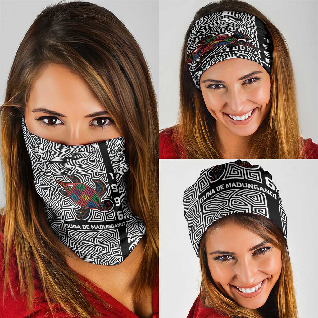 Indigenous Regions of Panama Guna de Madungandí Neck Gaiter with Colorful Turtle and Black White Geometric Pattern TS04