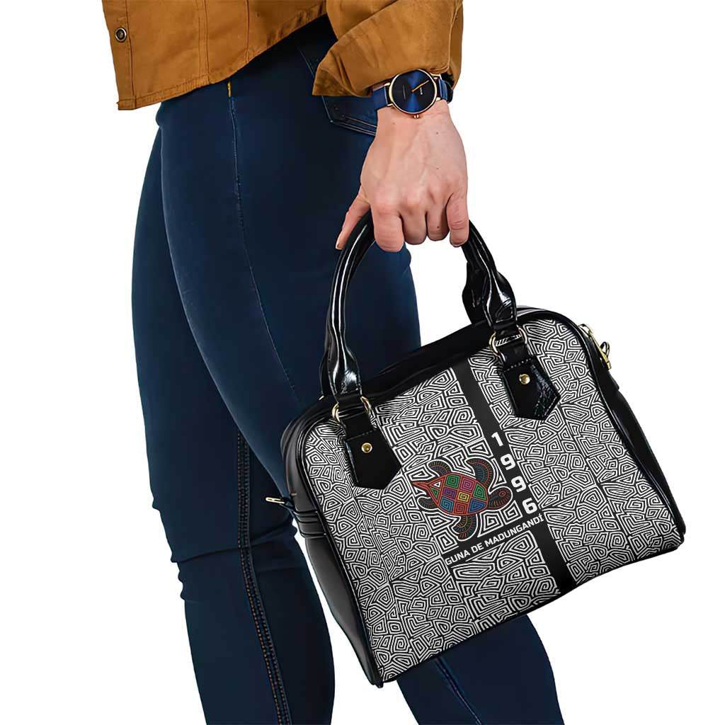 Indigenous Regions of Panama Guna de Madungandí Shoulder Handbag with Colorful Turtle and Black White Geometric Pattern TS04