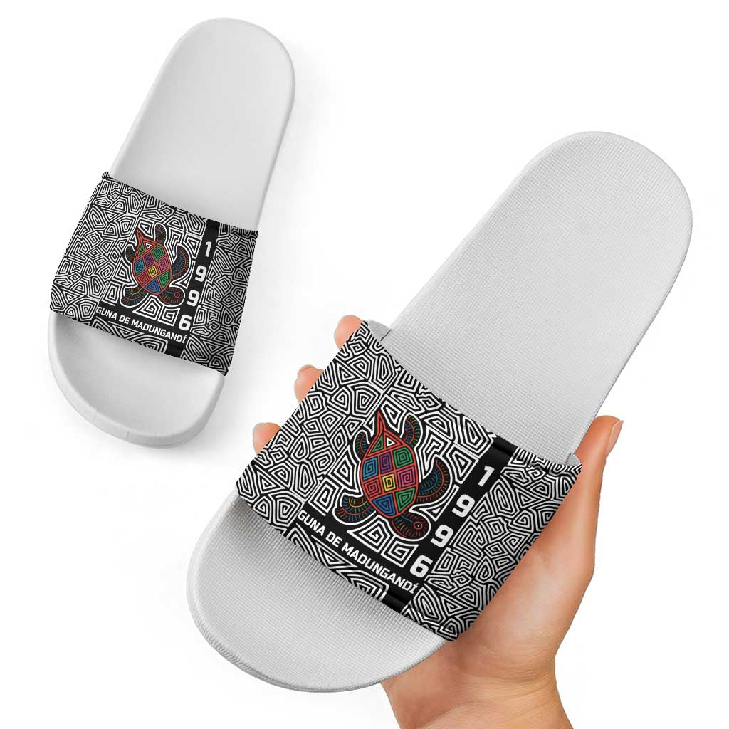 Indigenous Regions of Panama Guna de Madungandí Slide Sandals with Colorful Turtle and Black White Geometric Pattern TS04