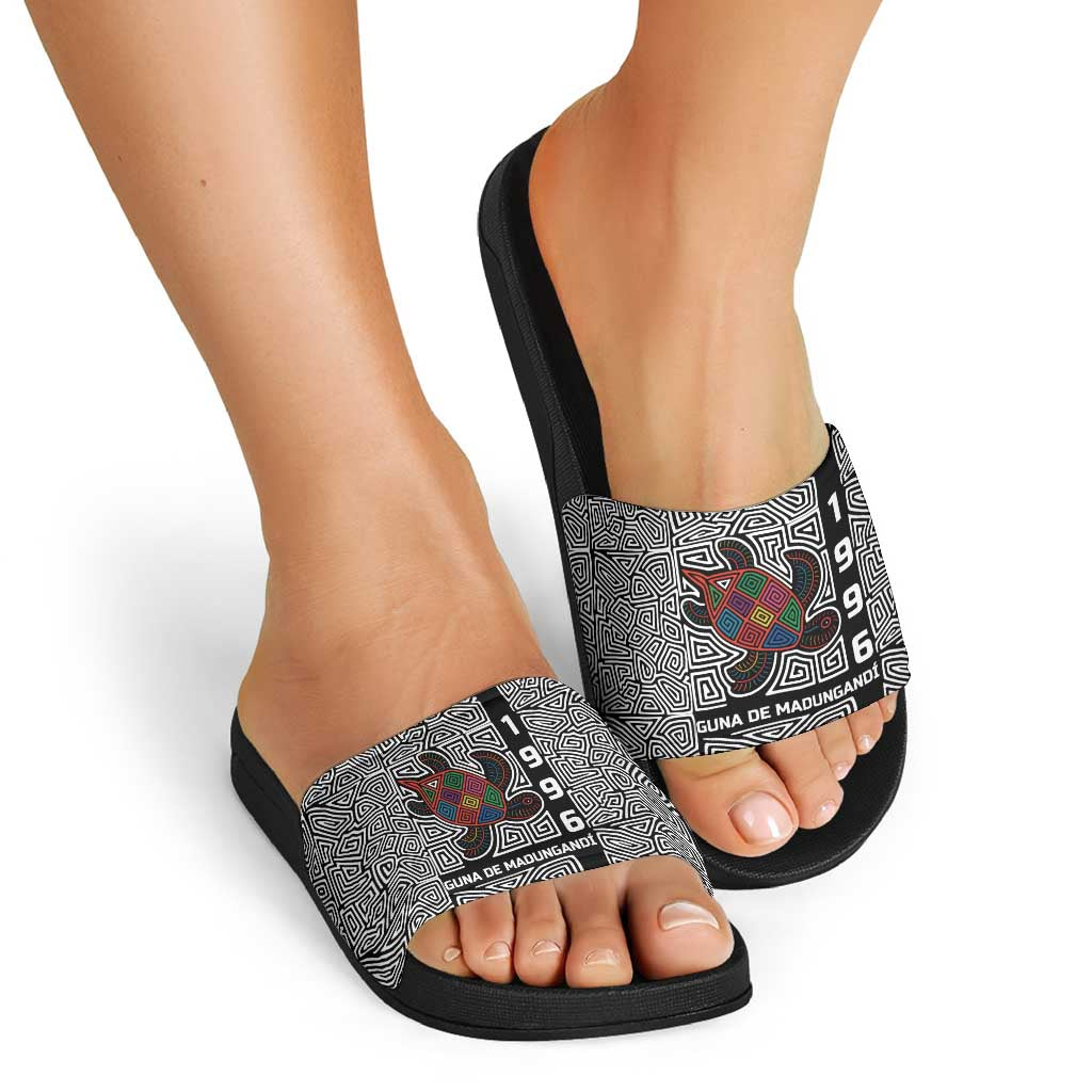Indigenous Regions of Panama Guna de Madungandí Slide Sandals with Colorful Turtle and Black White Geometric Pattern TS04