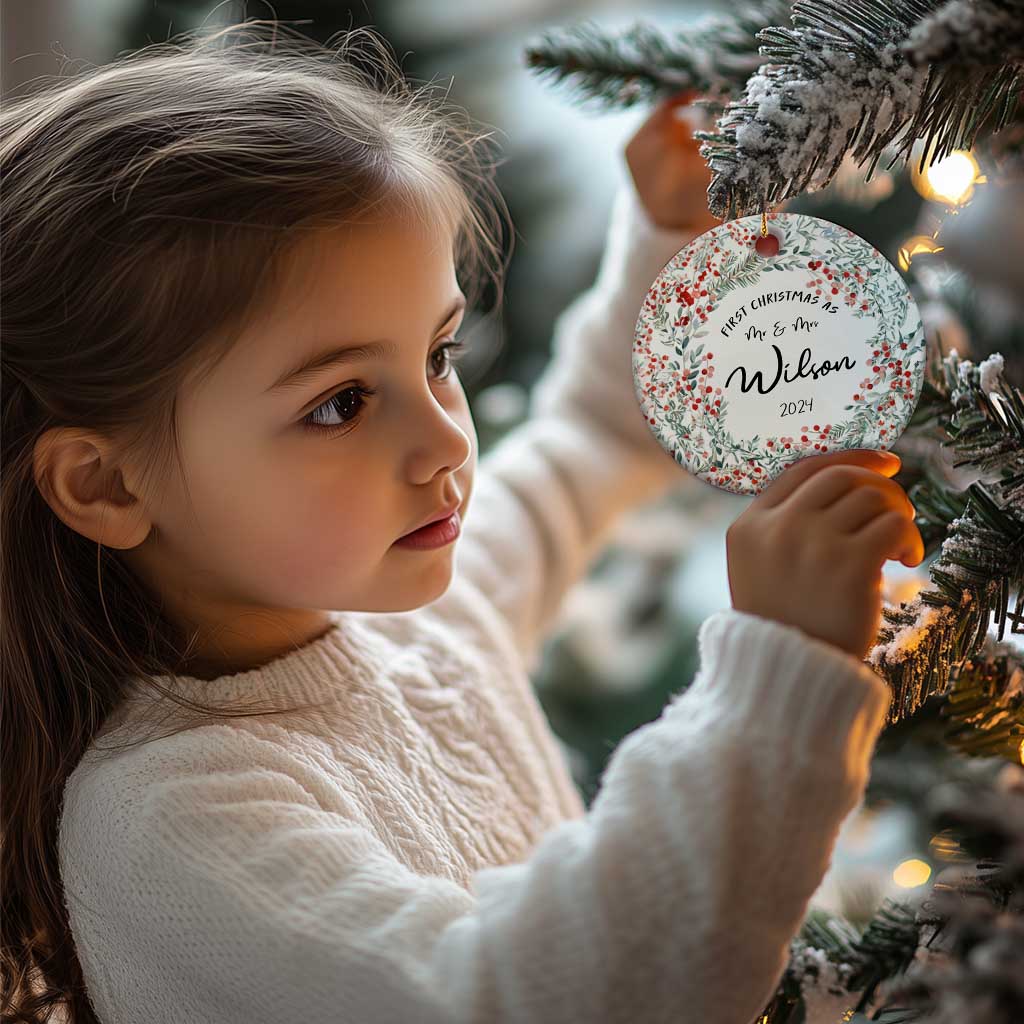 Personalised First Xmas as Mr & Mrs Christmas Ornament Custom Name Wedding Gifts for Newlywed Couple TS10