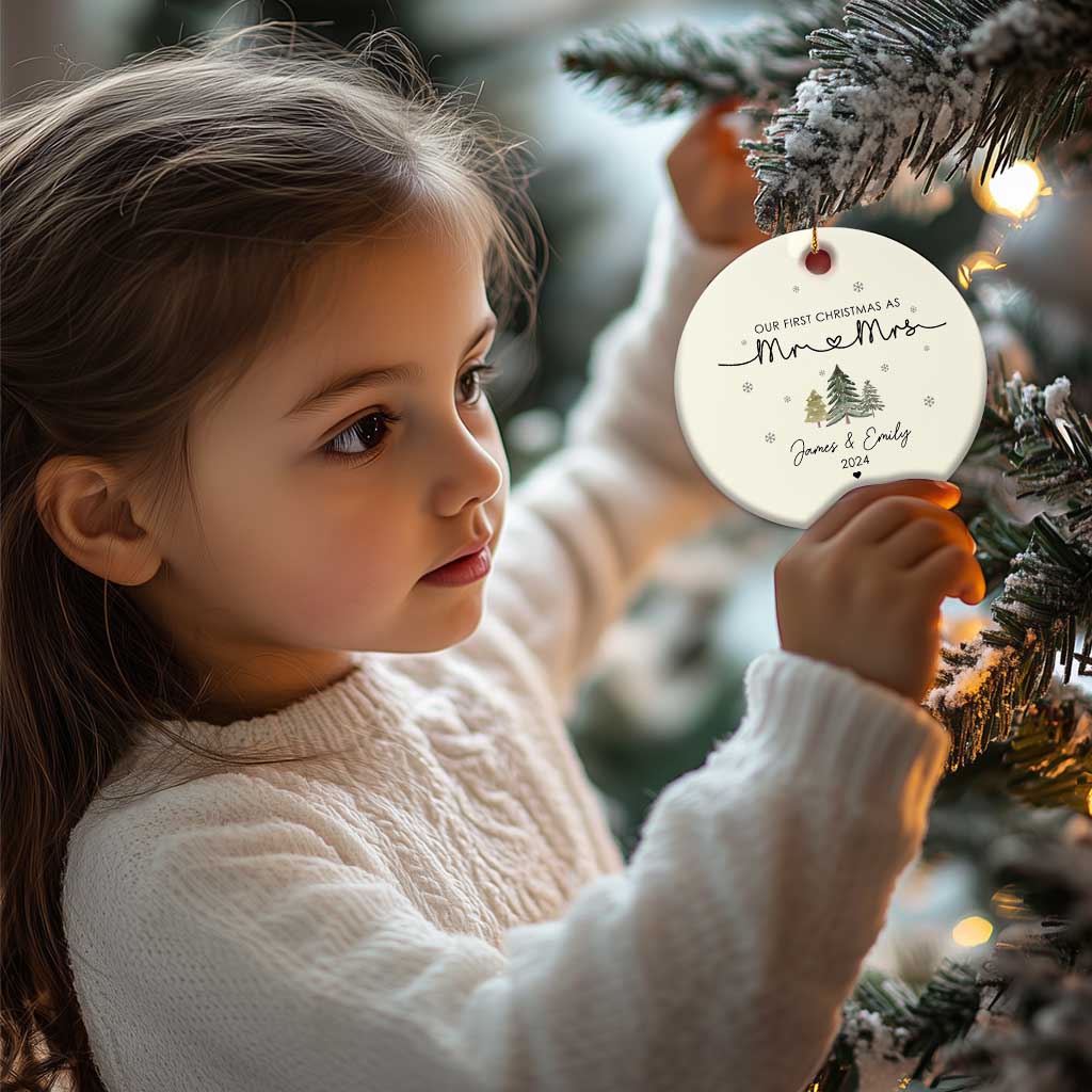 Personalised First Xmas as Mr & Mrs Christmas Ornament Custom Name 2024 Keepsake Wedding Gifts for Couple TS10